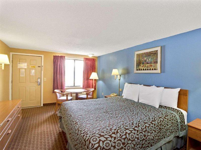 Days Inn By Wyndham לורנסוויל מראה חיצוני תמונה