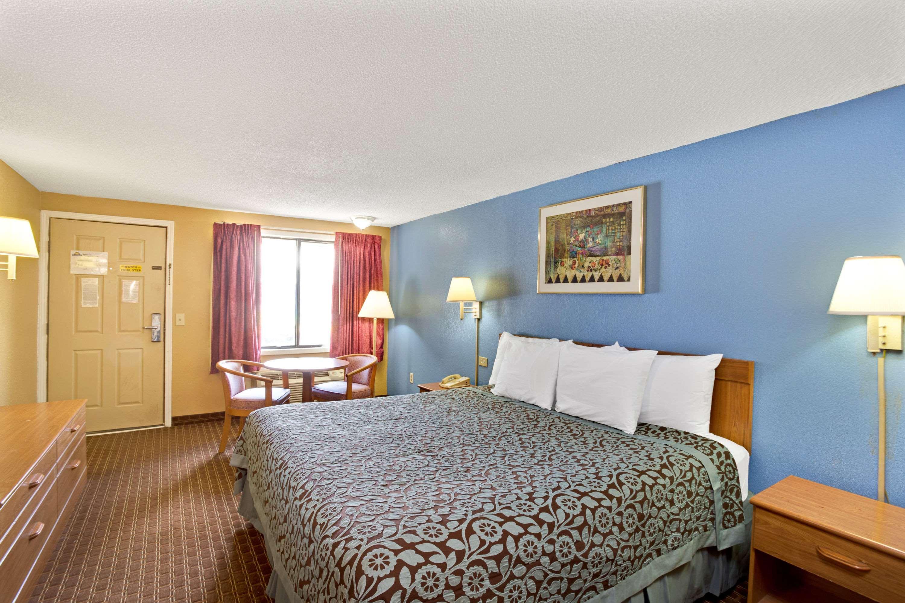 Days Inn By Wyndham לורנסוויל מראה חיצוני תמונה