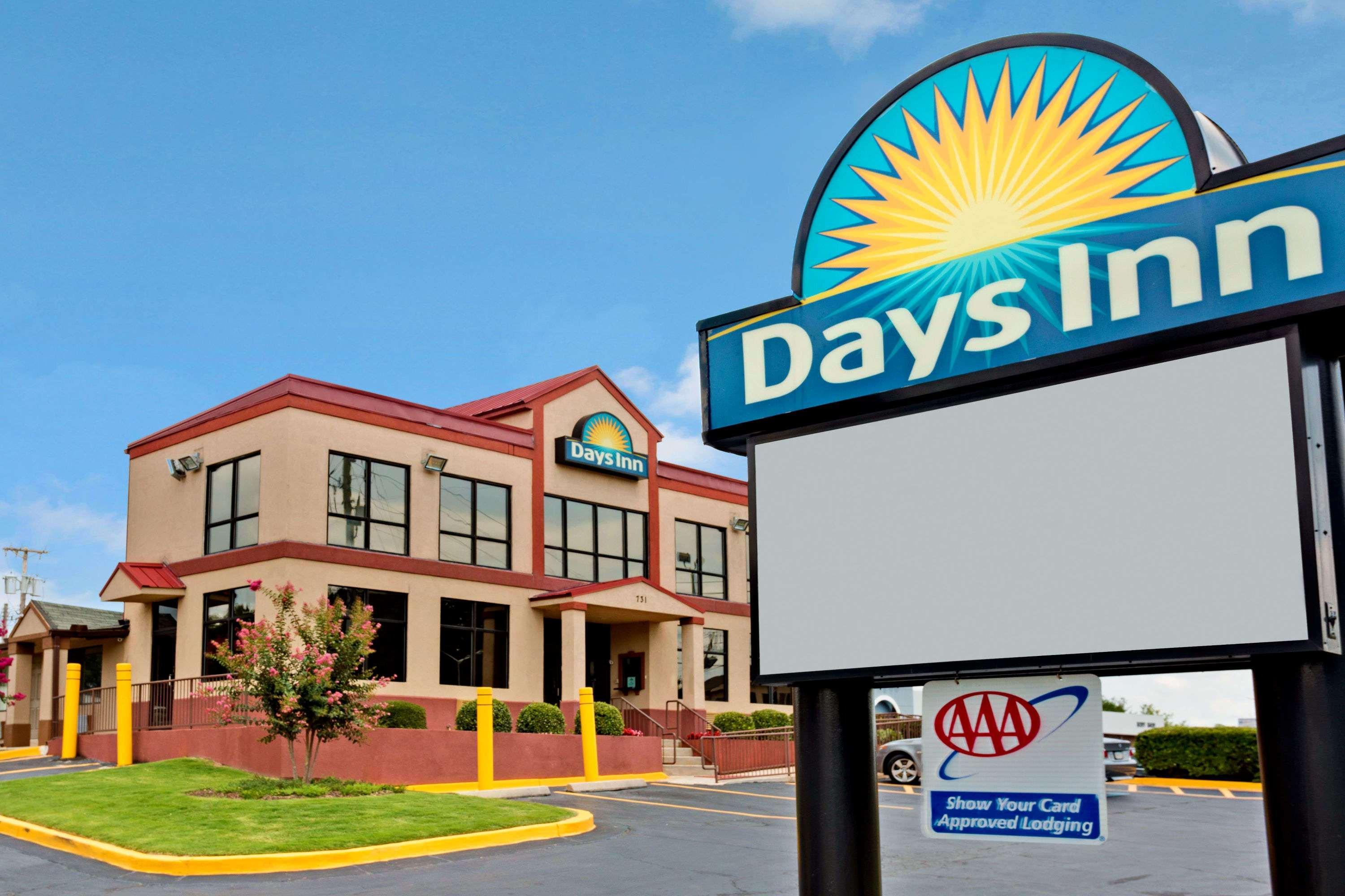 Days Inn By Wyndham לורנסוויל מראה חיצוני תמונה